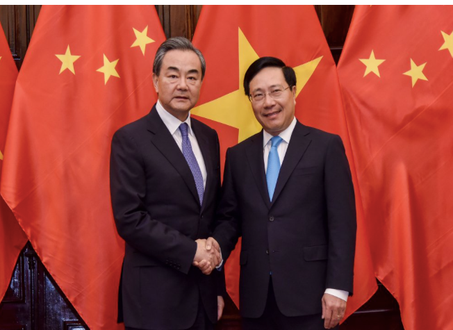 Phó Thủ tướng Phạm Bình Minh và Ngoại trưởng Trung Quốc Vương Nghị trong dịp gặp năm 2018