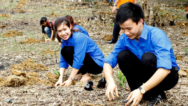 Tình nguyện trồng rừng, tặng 'Đàn gà khăn quàng đỏ'