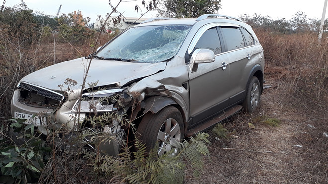 Chiếc ôtô bị hư hỏng phần đầu 