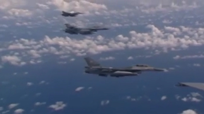 Australia lần đầu không kích phiến quân IS