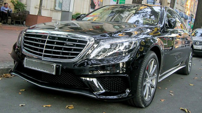 Mercedes S63 AMG W222 là dòng Mercedes đắt thứ hai tại Việt Nam, chỉ sau S600 Maybach vừa ra mắt.
