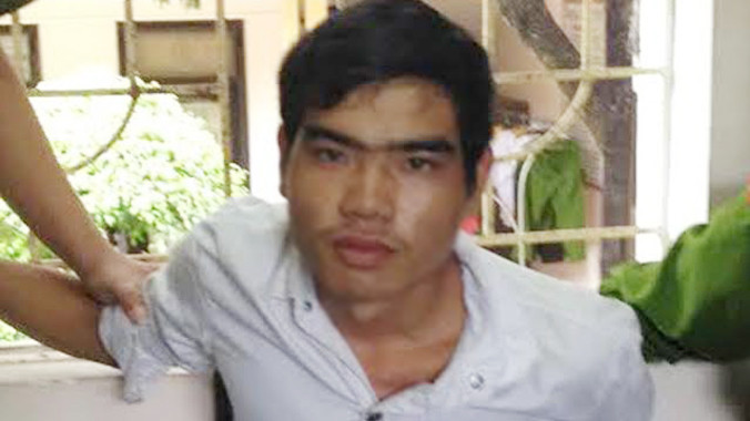 Nghi phạm Vi Văn Mằn đã nhẫn tâm ra tay sát hại 4 người tại bản Phồng, trong đó có 2 phụ nữ và một cháu bé chưa đầy một tuổi.