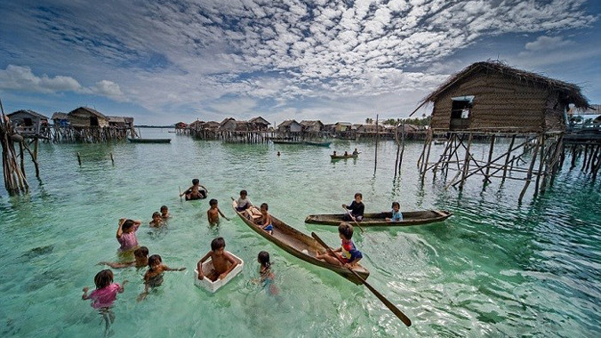 Nhìn gần cuộc sống kỳ thú của bộ tộc du mục trên biển