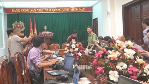 Công an tỉnh Đồng Nai cung cấp thông tin cho báo chí về việc đình chỉ công tác một số cán bộ. Ảnh:BĐV