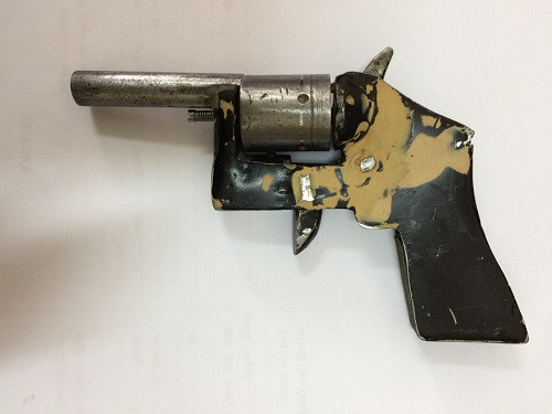 Khẩu súng mà Dũng dùng để bắn Long được cơ quan công an thu giữ