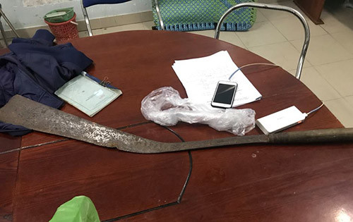 Tang vật của vụ giết người. Ảnh: Công an