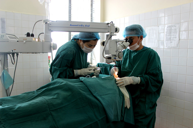 Một ca phẫu thuật mắt.