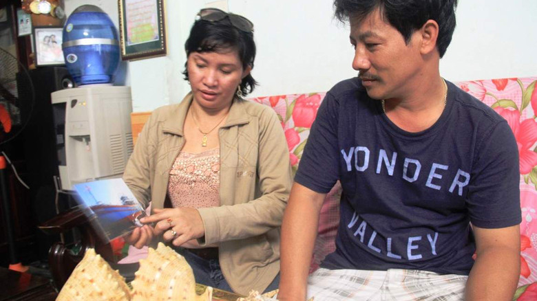 Vợ chồng anh Vốn kể về tàu ĐNa 90152TS vừa bị Trung Quốc đâm đắm trái phép