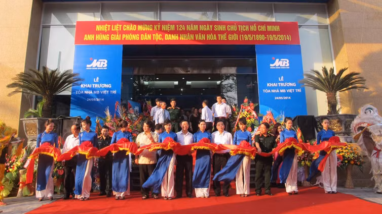 Tại lễ khánh thành tòa nhà MB Việt Trì