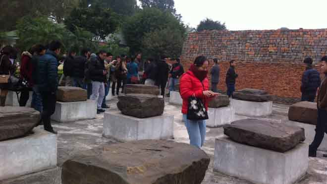 Các đơn vị thiết kế đi tham quan và khảo sát Khu khảo cổ học 18 Hoàng Diệu