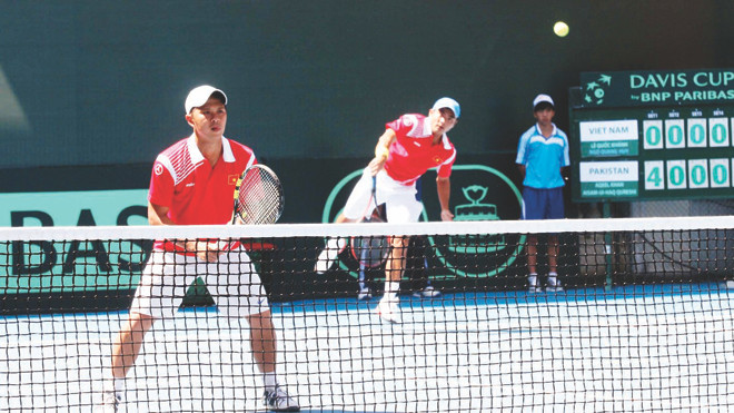 Cặp Huy - Khánh đã nỗ lực nhưng không thể vượt qua đẳng cấp của cặp Pakistan. Ảnh: tường vũ