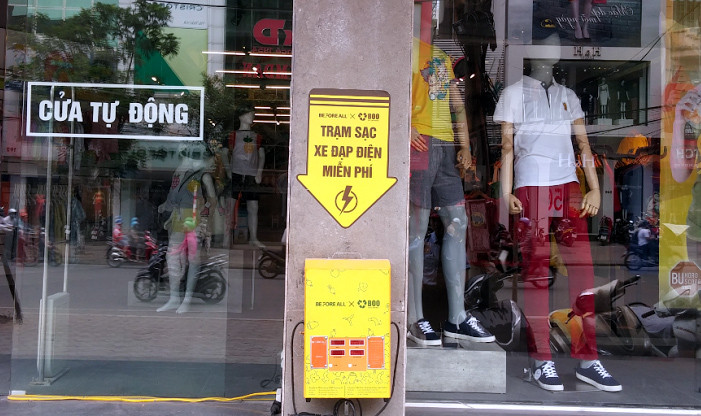 Mỗi trạm sạc có thể sạc 2 xe đạp điện cùng một lúc