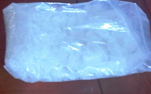 Tang vật ma túy đá trong ballô của các nghi can. Ảnh: Hải Bình