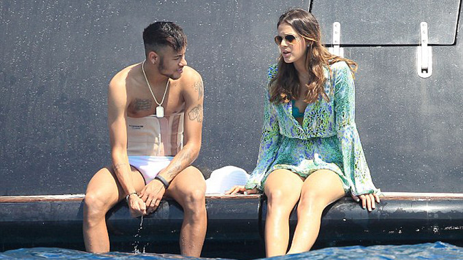 Neymar và Bruna tại Ibiza.