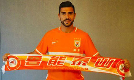 Sang Trung Quốc chơi bóng, sao tuyển Italia nhận 'núi tiền'