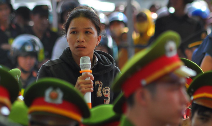 Bà Trần Thị Trinh đã có đơn xin hoãn phiên tòa vì vừa sinh con nhỏ.