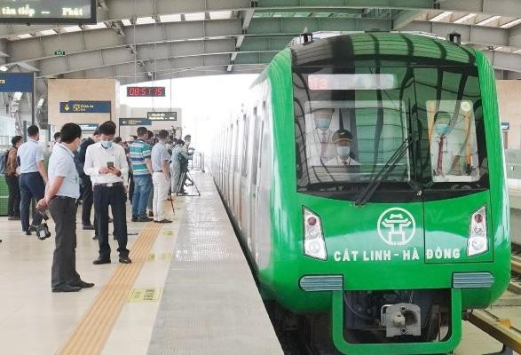 Có 191 lượt tàu vận hành trong ngày đầu tiên.