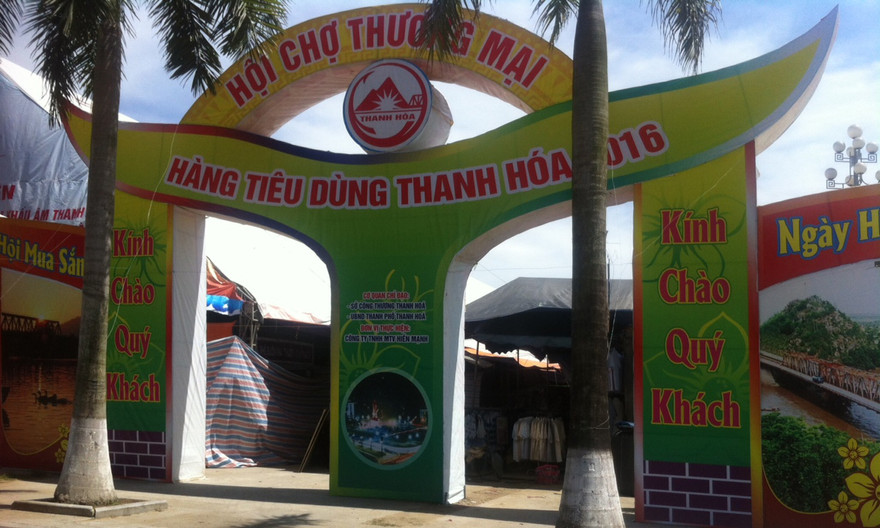 Xây hội chợ 450 tỷ để không, tổ chức bán hàng ở quảng trường