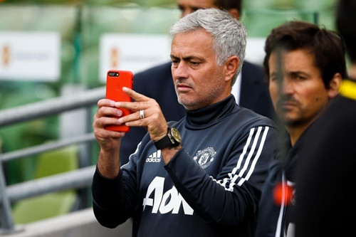 Thông báo khi truy cập vào tài khoản Instagram của Mourinho.