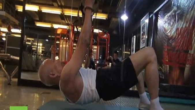 Cụ ông 93 tuổi tập thể hình khiến trai trẻ xấu hổ