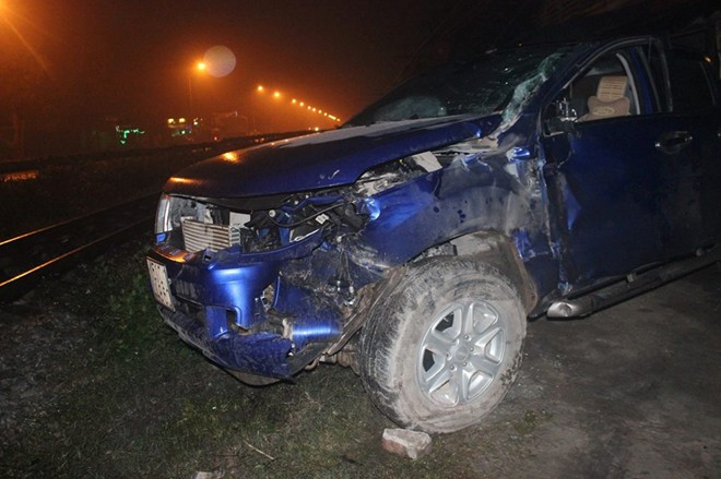 Chiếc xe bán tải bị hư hỏng nặng.