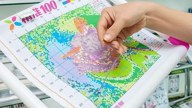 Tranh thêu chữ thập có thể gây ung thư