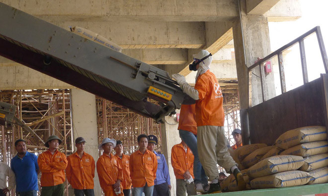 Xi măng Xuân Thành ra mắt thị trường