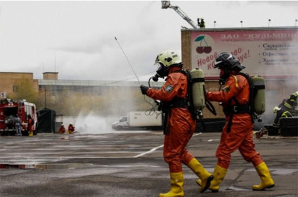 Các nhân viên cứu hộ khẩn cấp tham gia tập trận. (Ảnh: Chính phủ Nga)