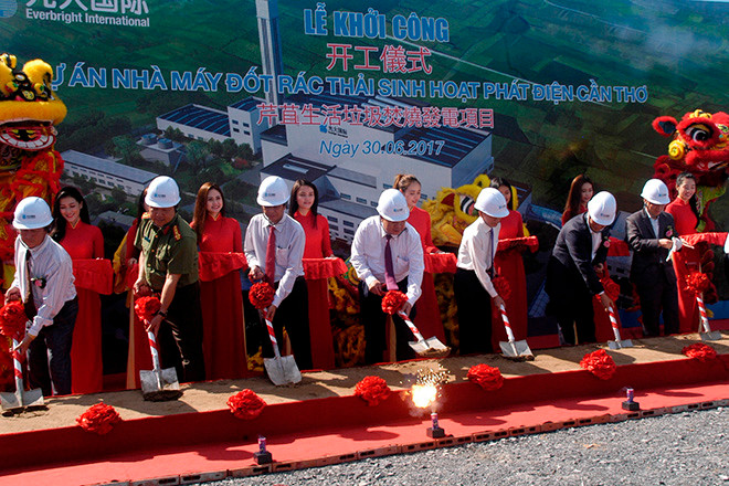 Dự án nhà máy đốt rác thải sinh hoạt phát điện Cần Thơ khởi công ngày 30/6/2017. Ảnh: Cảnh Kỳ.