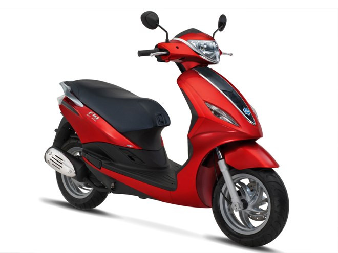 Lộ giá Piaggio Fly mới dùng động cơ 3V