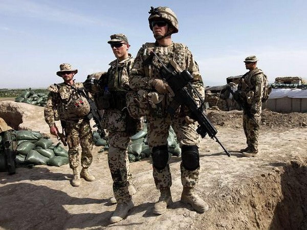 Binh lính NATO làm nhiệm vụ tại Afghanistan. (Ảnh: Reuters)