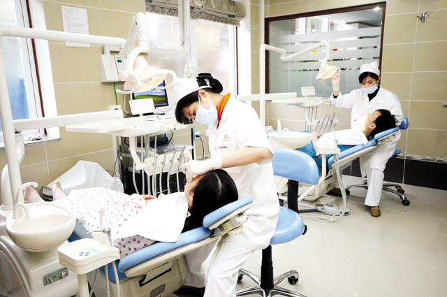 Các chuyên gia khuyến cáo việc mê tín nhổ răng để thay để “đổi vận” là cực kỳ sai lầm và dại dột. Ảnh minh họa.