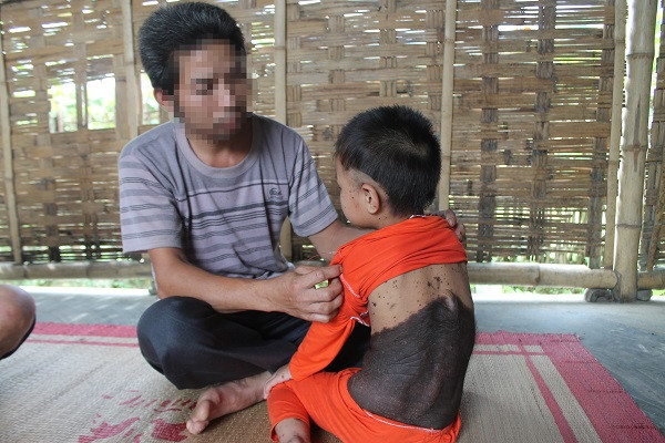 Anh H.V.G bên con gái.