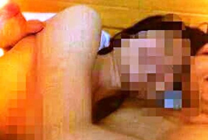 Cảnh nóng của nữ cán bộ trẻ với Chủ tịch UBND xã Thanh Xuân.