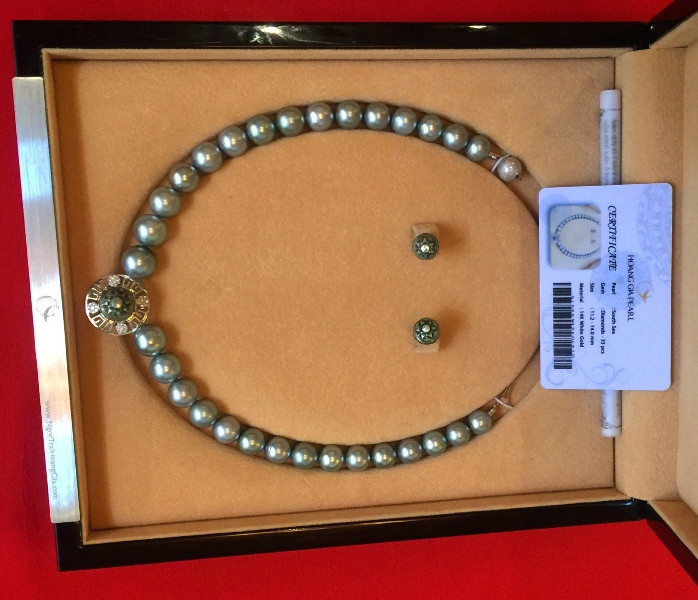 Chuỗi ngọc Tinh Hoa Việt thiết kế riêng tặng Phu nhân Obama.