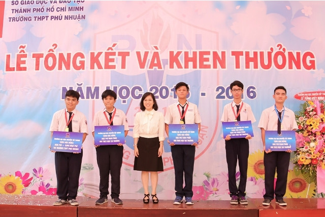 Giảm học phí cho học sinh các tỉnh bị thiệt hại do cá chết 