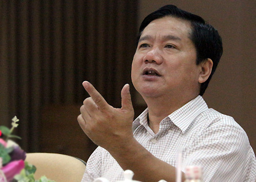 Bí thư Thành ủy TP HCM Đinh La Thăng tại buổi làm việc với Công viên phần mềm Quang Trung (quận 12). Ảnh: Hữu Công/VnExpress