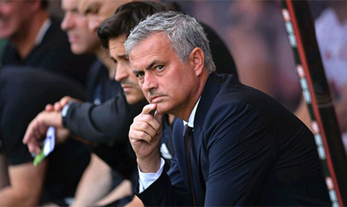 Vì sao Mourinho gửi lời xin lỗi fan Chelsea?