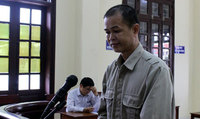 Bị cáo Hiển trước vành móng ngựa. Ảnh: Minh Thảo.