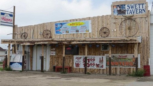 Quán bar tại thị trấn Swett. Ảnh: Stacie Montgomery.