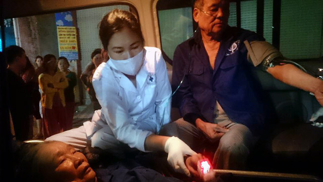 Hai cụ già được giải cứu an toàn.