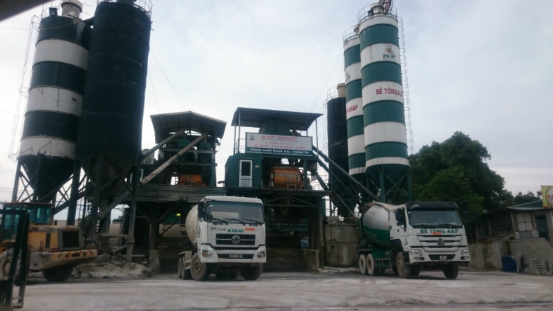 Trạm bê tông không phép “băm nát” đường vào cảng Khuyến Lương