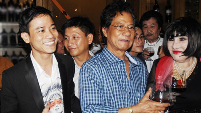 Chế Linh và con trai Chế Phong.