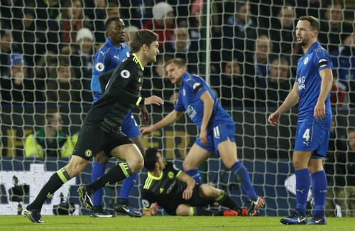 Alonso bất ngờ tỏa sáng với cú đúp dù vốn là một hậu vệ biên. Ảnh: Reuters.