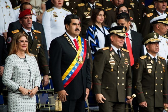 Tổng thống Venezuela Nicolas Maduro (thứ 2, trái) tại Lễ kỷ niệm 81 năm ngày thành lập Lực lượng Phòng vệ quốc gia ở Caracas ngày 4/8. (Ảnh: THX/TTXVN)