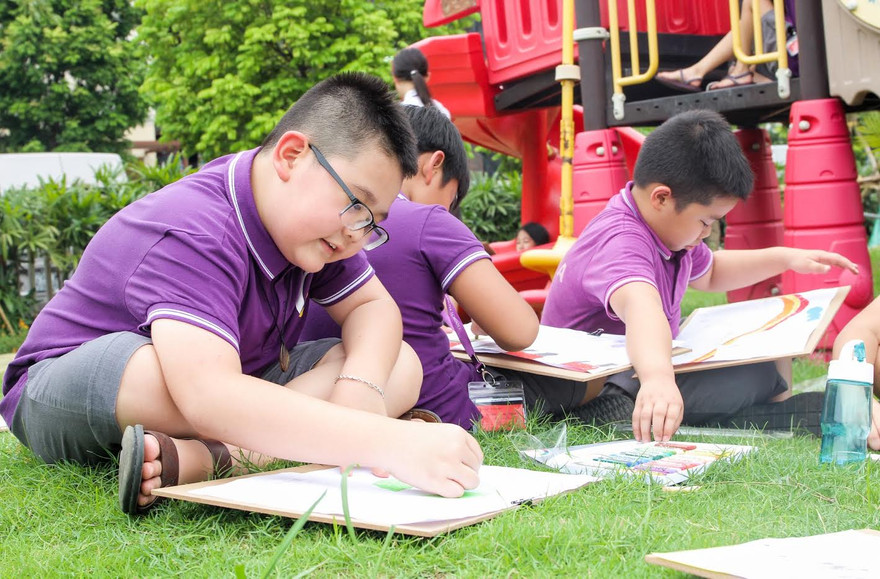 700 học sinh vẽ tranh chống biến đổi khí hậu