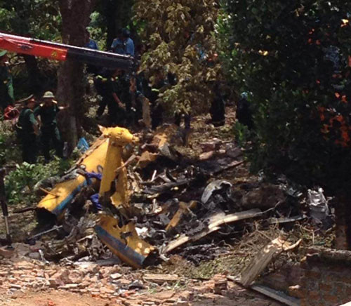 Những gì sót lại của chiếc máy bay gặp nạn. Ảnh: Bá Đô.