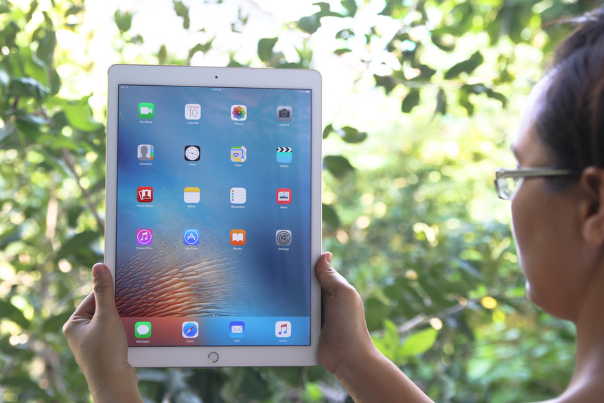 Mở hộp iPad Pro chính hãng tại Việt Nam