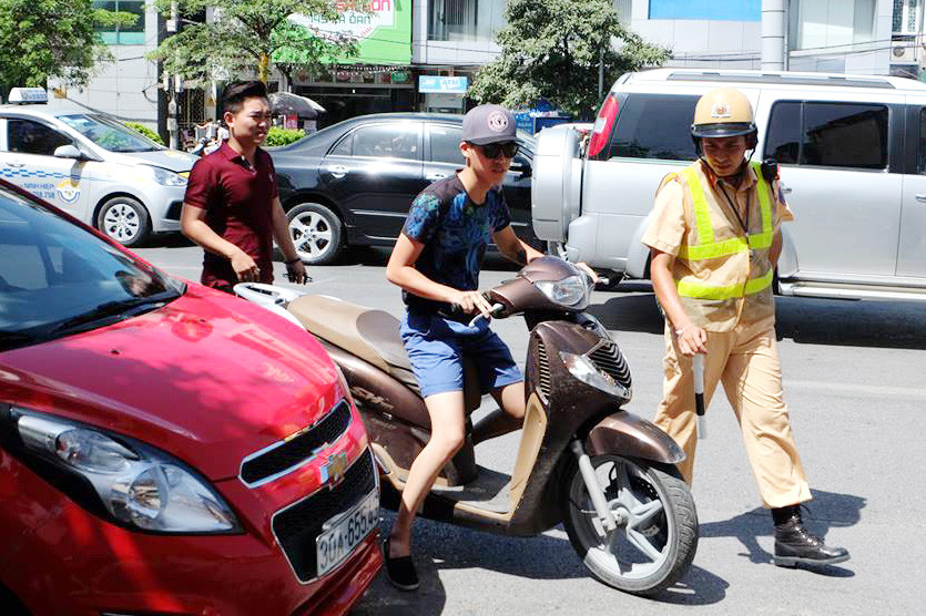 Nhiều trường hợp xe vi phạm bị xử lý.