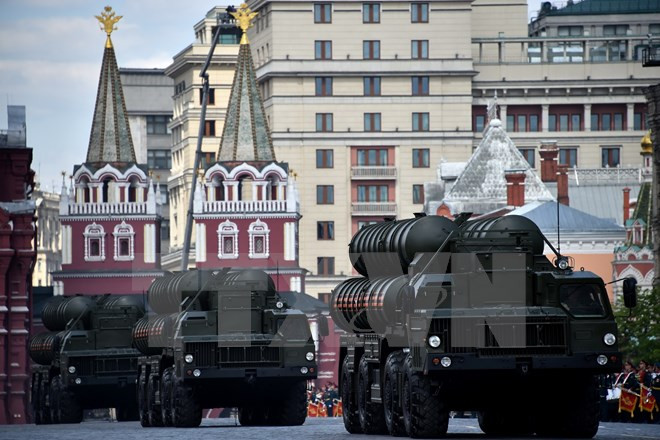 Hệ thống tên lửa phòng không S-400 của Nga trong lễ tổng duyệt duyệt binh tại Quảng trường Đỏ ngày 7/5. (Nguồn: AFP/TTXVN)